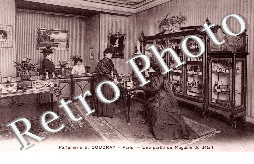Parfumerie E. Coudray Une partie du magasin de detail  348 rue Saint Honore