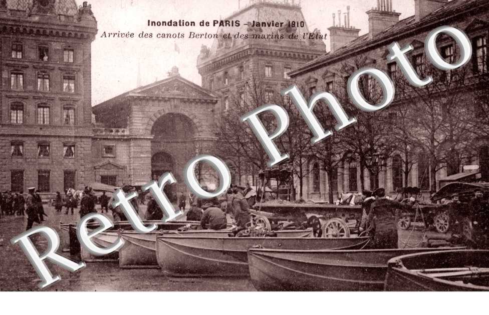 arrivee des canots  Berton et des marins de l'etat Janvier 1910