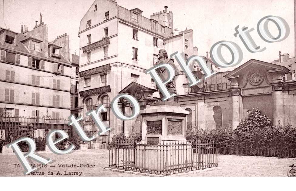 Val de Grace, Statue de A. Larrey