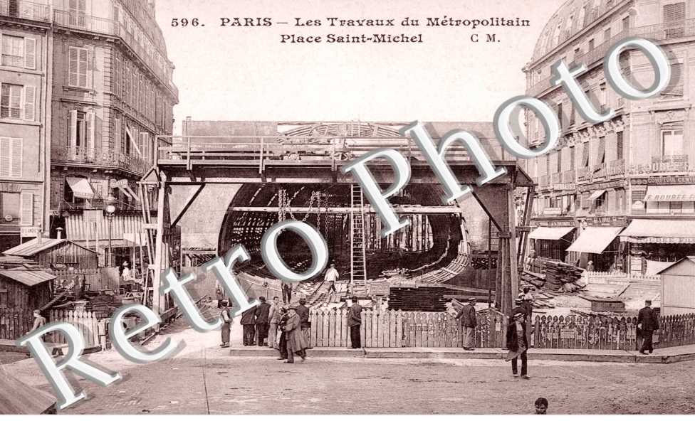 Les Travaux du Metropolitain, Place Saint Michel