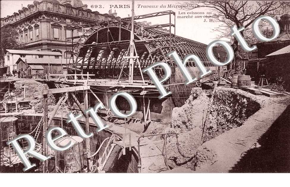 Travaux du Metropolitain, les caissons au Marche aux Oiseaux