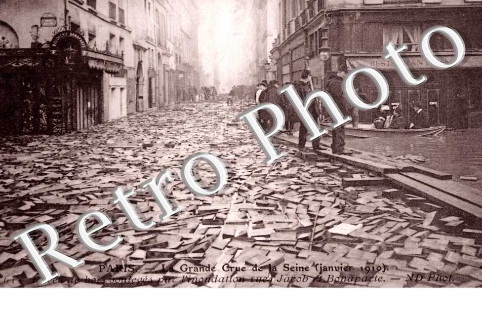 Inondations 1910, Pave de bois souleves par l'inondation Rues Jacob et Bonaparte