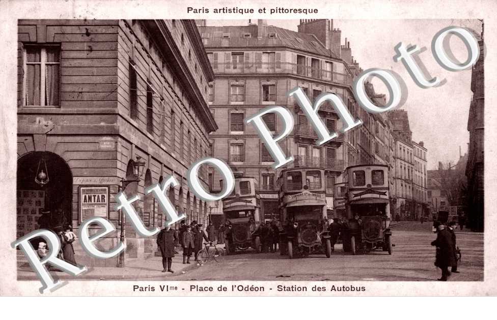 Place de l'Odeon, Station des Autobus