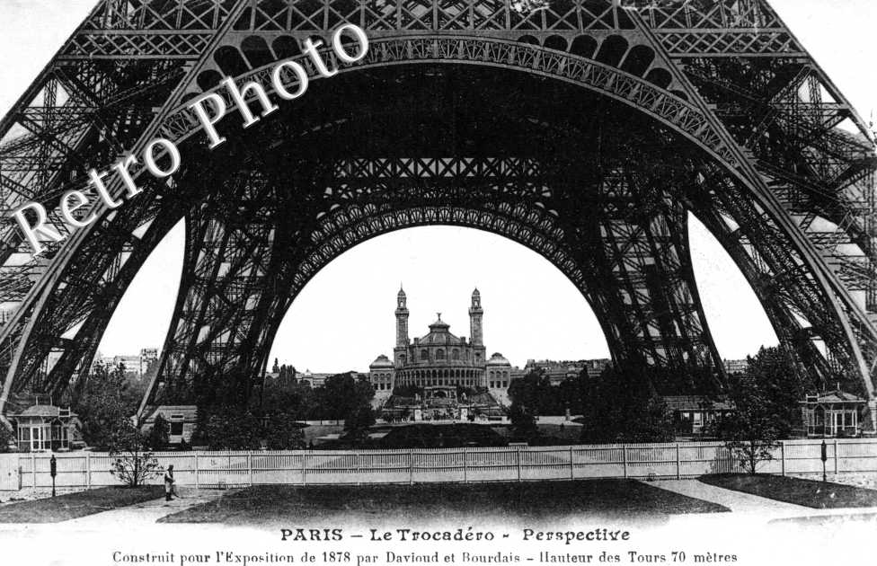 Champ de Mars Trocadero TOUR EIFFEL