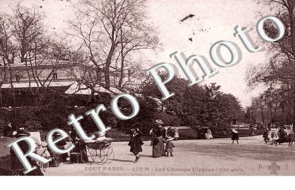 Les Champs Elysees