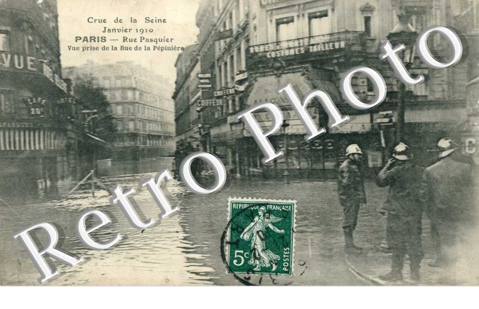 Inondations 1910, Rue Pasquier vue prise de la rue de La Pépinière
