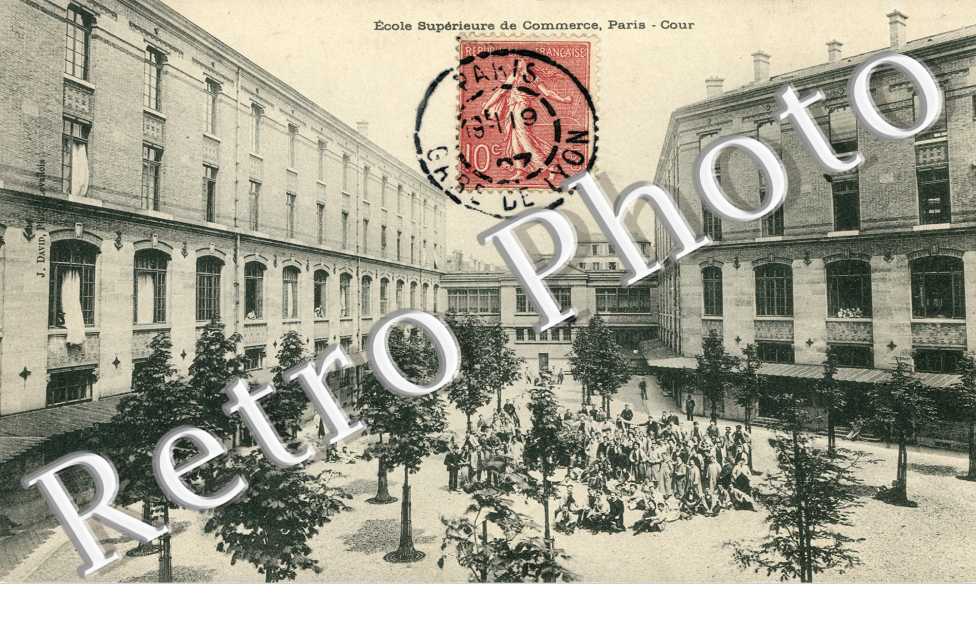 Ecole Superieure de Commerce, la Cour