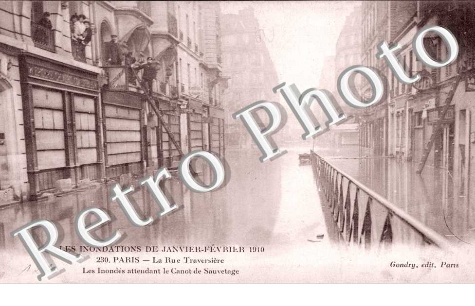 Inondations 1910, Rue Traversiere, les Inondes attendant le Canot de Sauvetage