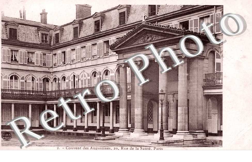 couvent des Augustines 29 rue de la Sante  cour d'honneur