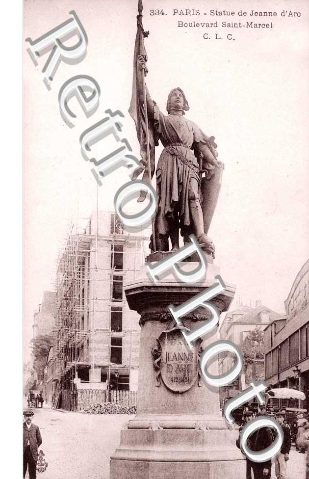 Boulevard Saint-Marcel Statue de Jeanne d'Arc