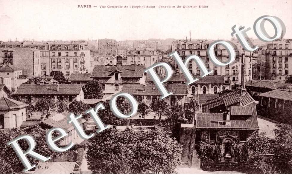 vue generale de l'hopital Saint Joseph et du quartier Didot