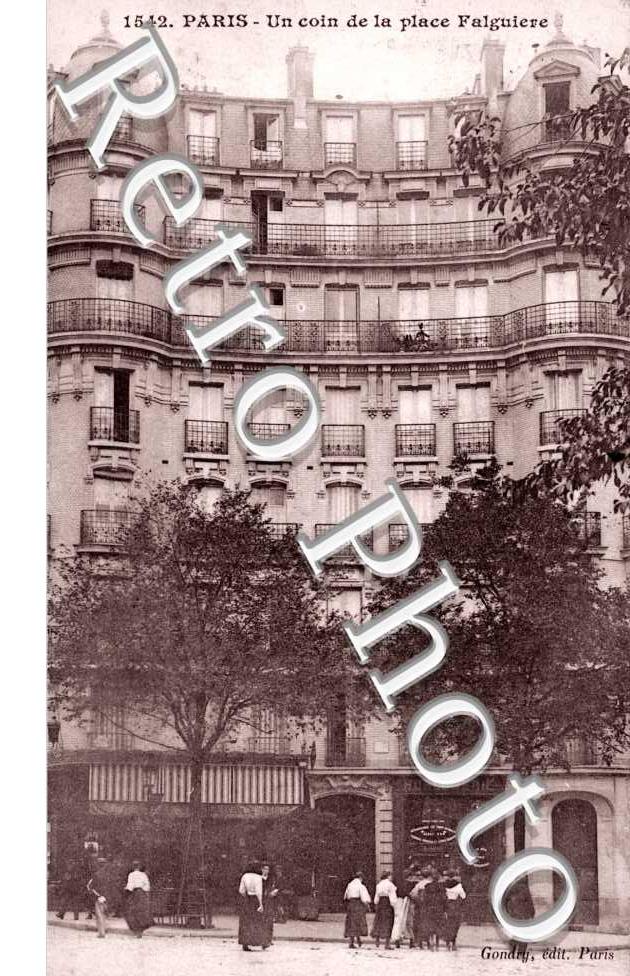 Un Coin de la Place Falguiere