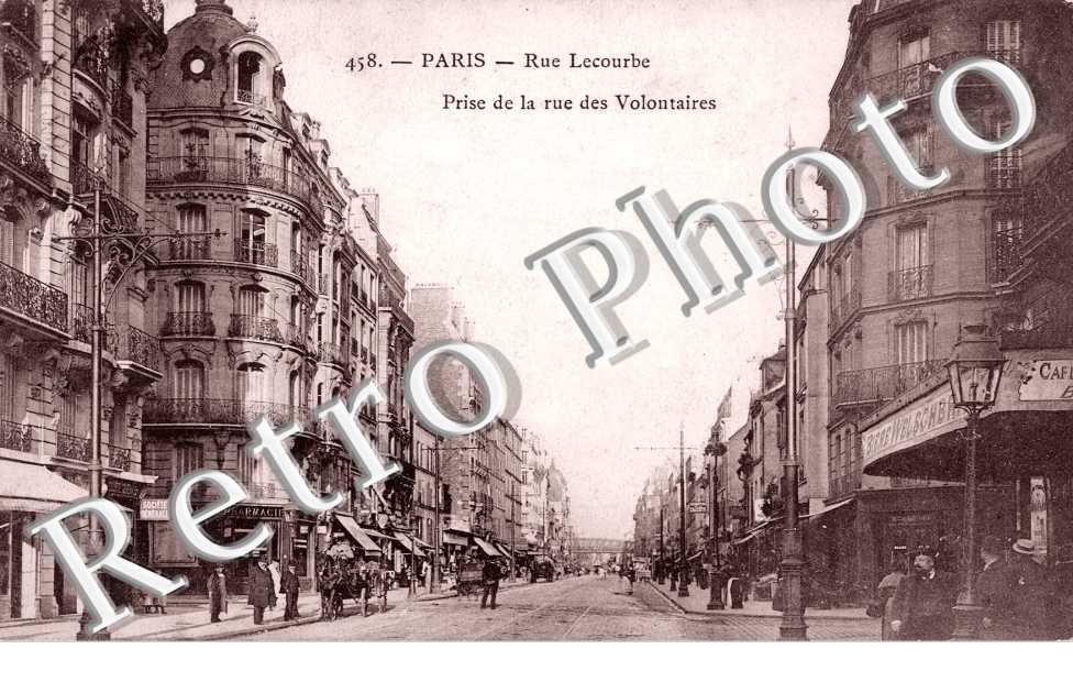 Rue Lecourbe prise de la rue des Volontaires