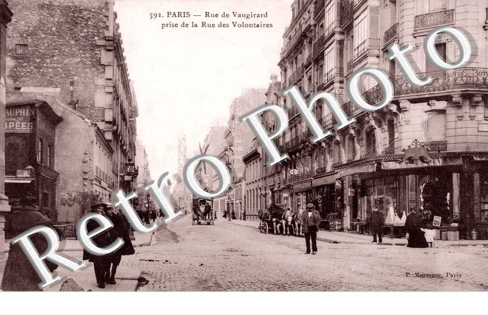 Rue de Vaugirard prise de la rue des Volontaires