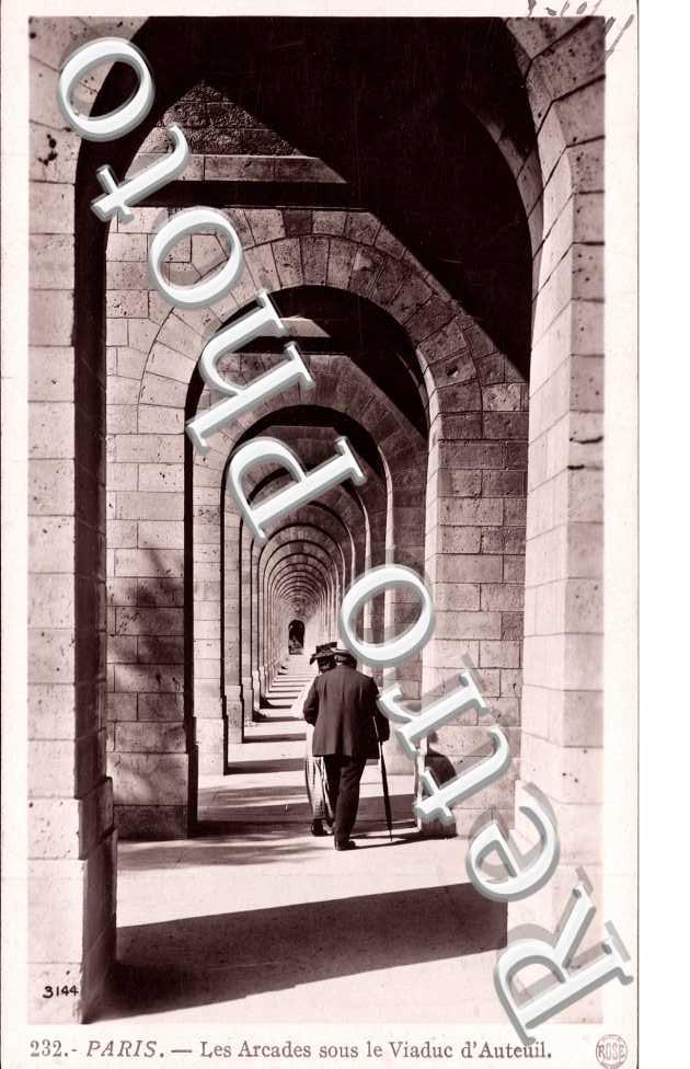 les arcades sous le viaduc d'Auteuil
