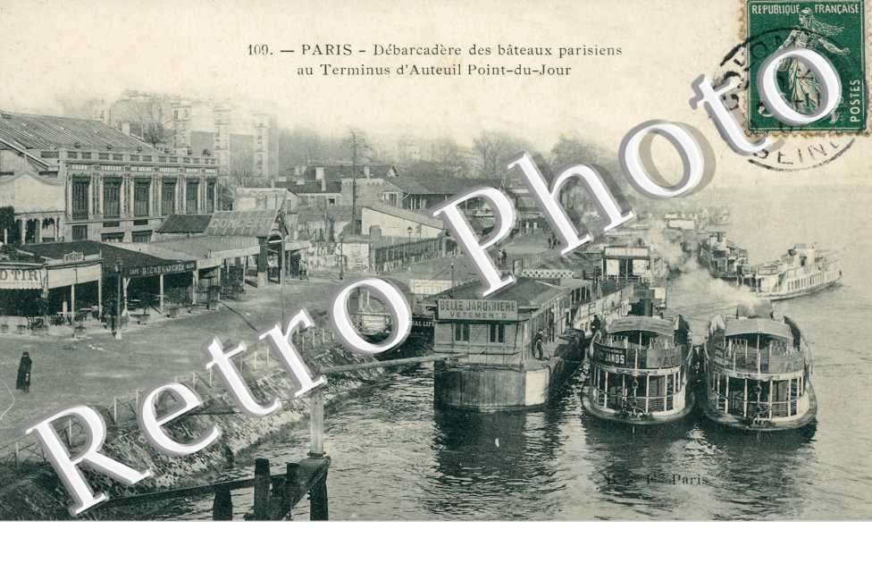 Debarcadere des bateaux parisiens au Terminus d'Auteuil
