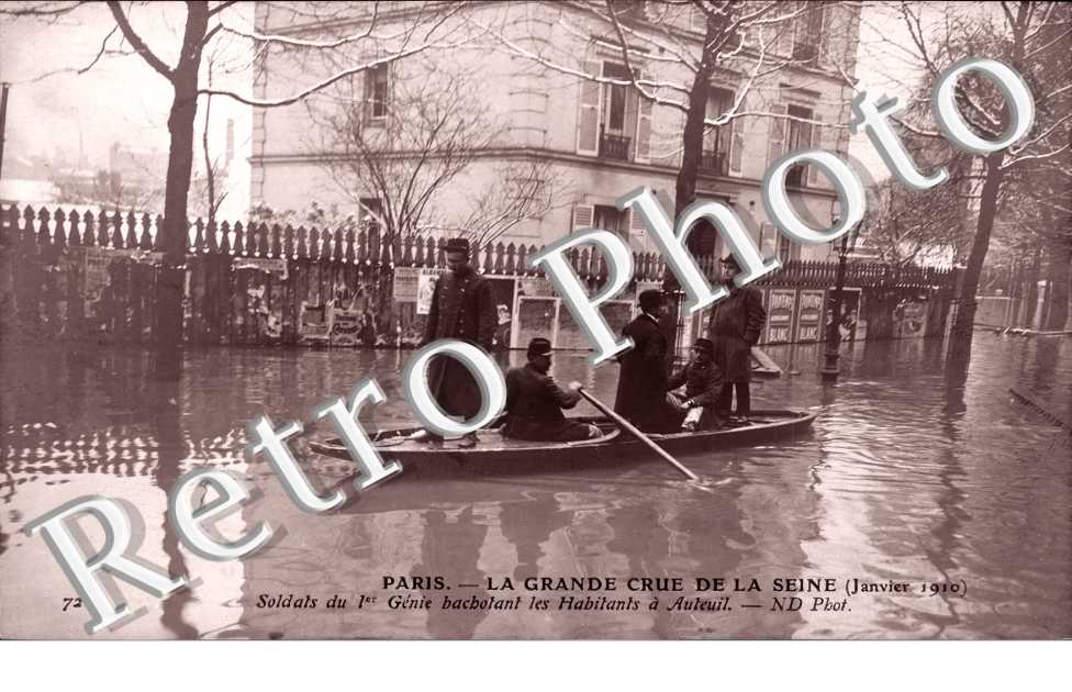 Crue de la Seine 1910, Soldats du 1er Genie bachotant les Habitants - AUTEUIL