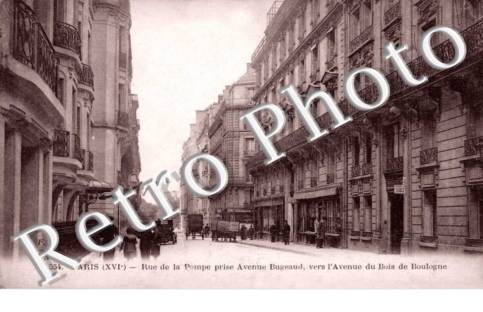Rue de la Pompe prise avenue Bugeaud, vers l'avenue du Bois de Boulogne