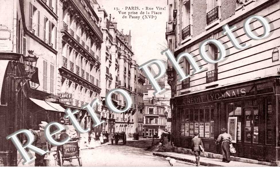 Rue Vital. Vue prise de la rue de Passy