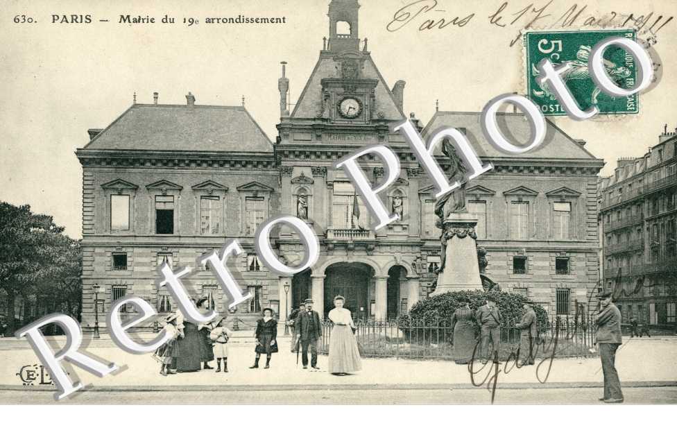 place Armand Carrel - Mairie