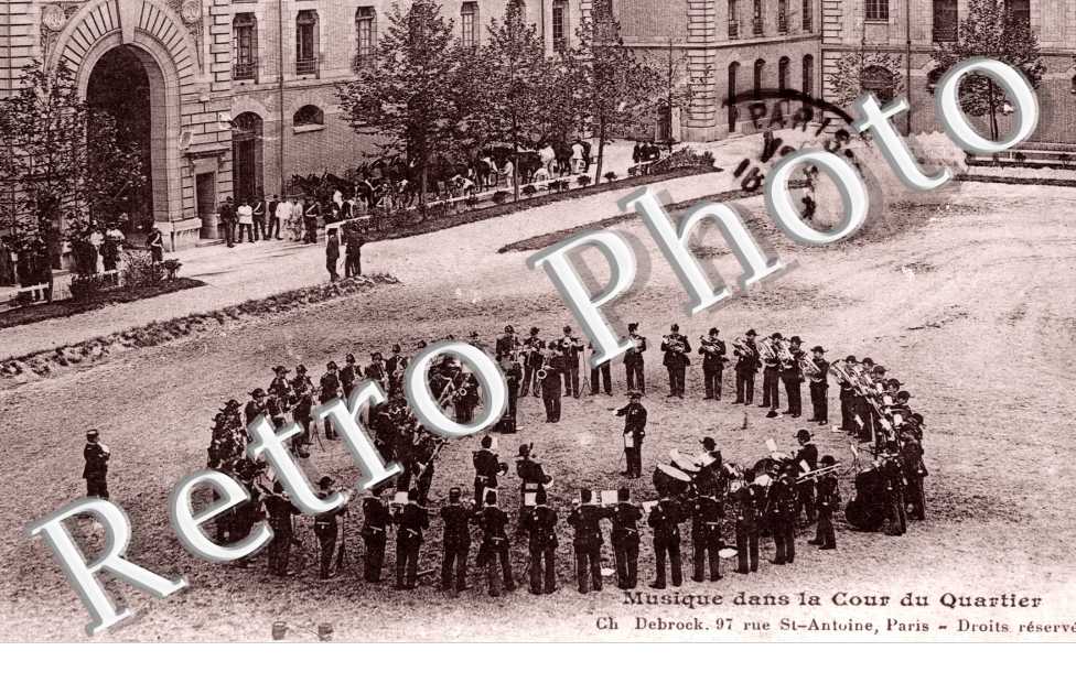 Musique dans la cour du quartier