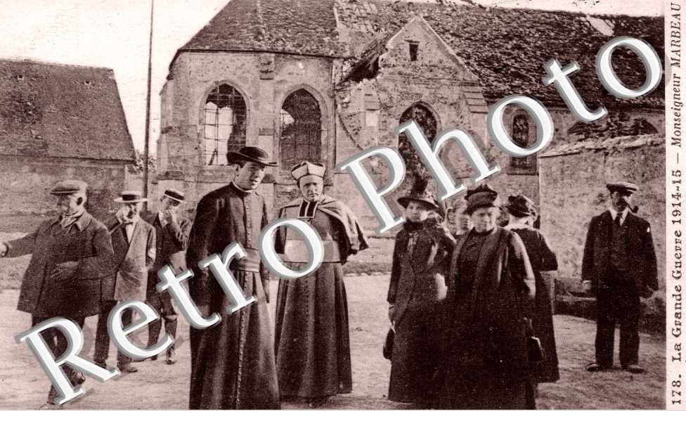 Monseigneur Marbeau, eveque de Meaux, visite l'eglise de Barcy
