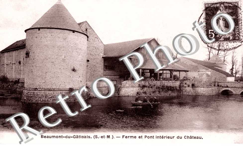 Ferme et Pont Interieur du Chateau