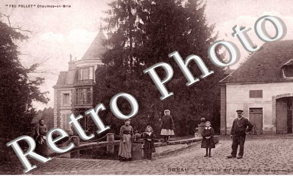 tourelle du chateau et basse-cour