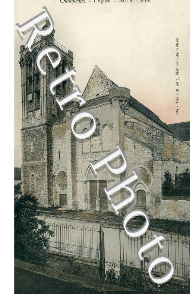 l'eglise  Place du Cloitre