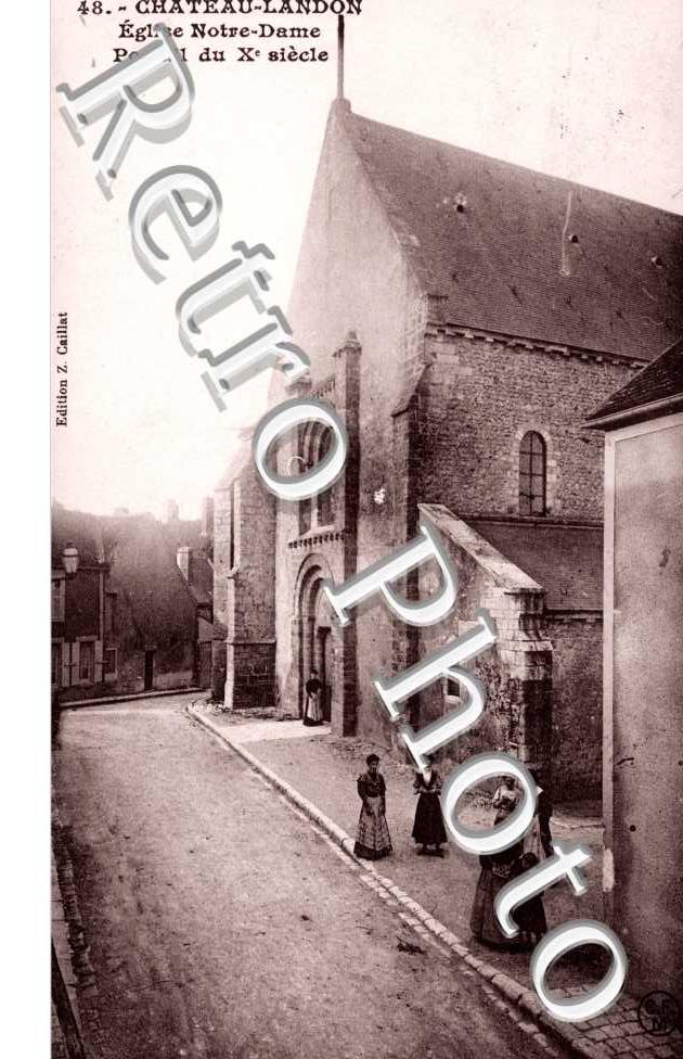 Eglise Notre-Dame et Portail du Xieme siecle