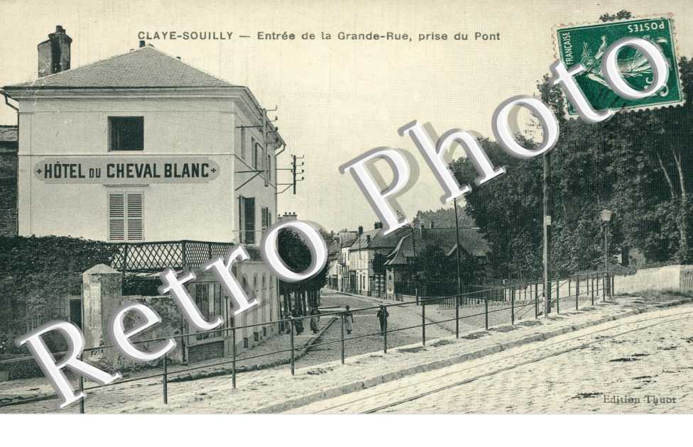 Entrée de la Grande Rue prise du Pont