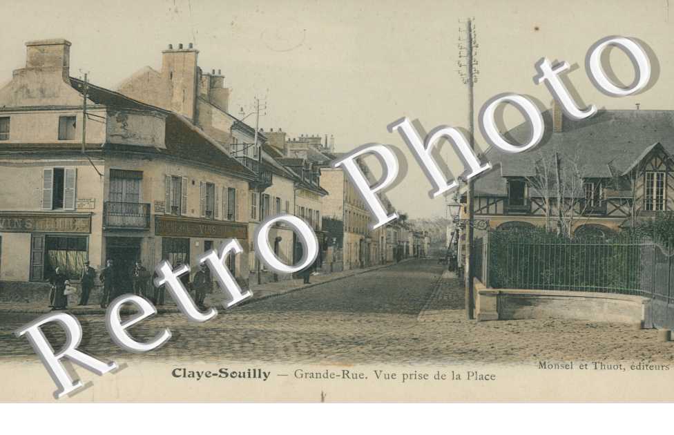 Grande rue prise de la Place (couleur)