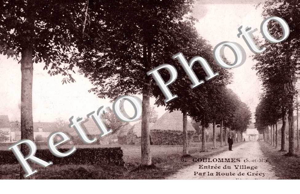 l'Entree du Village par la Route des Crecy