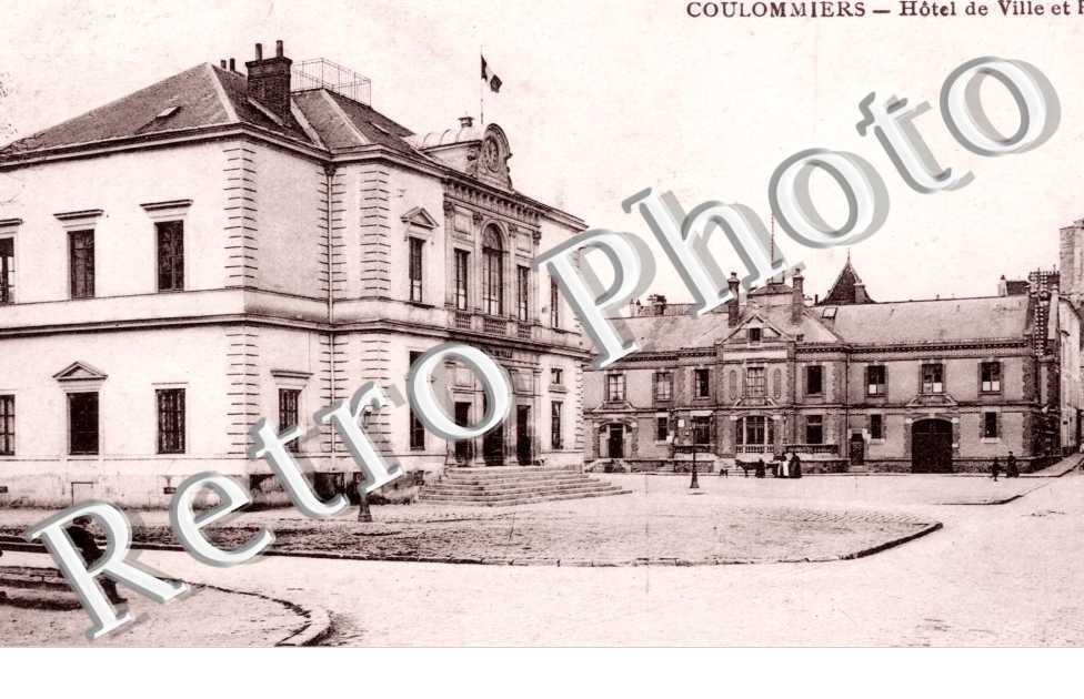 Hotel de Ville et Postes