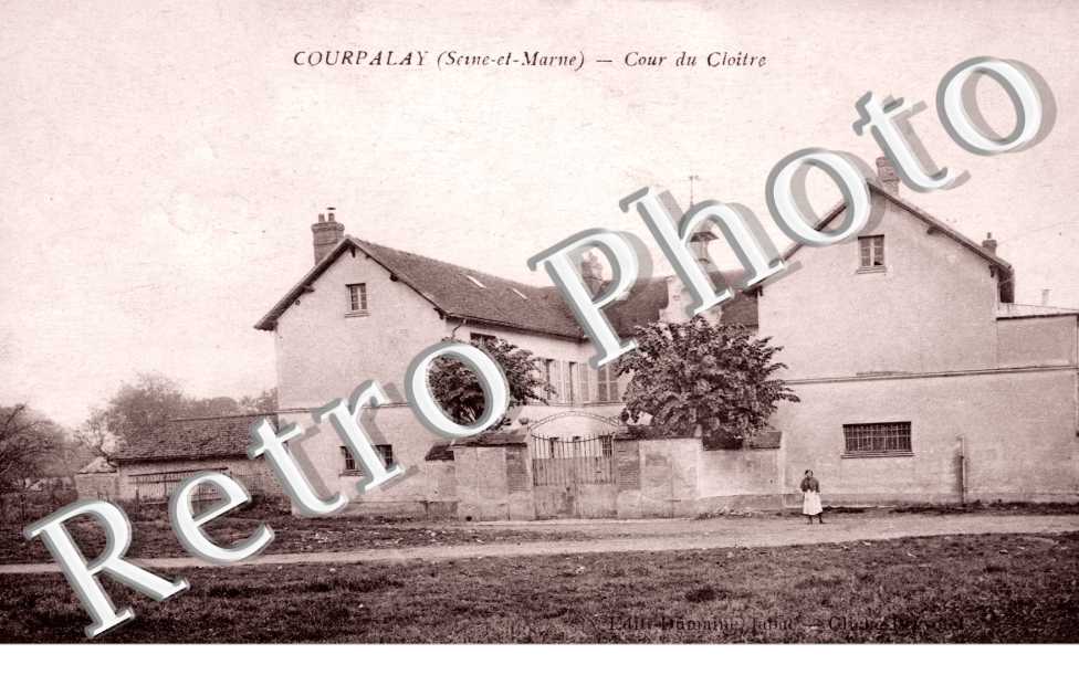 Cour du Cloitre