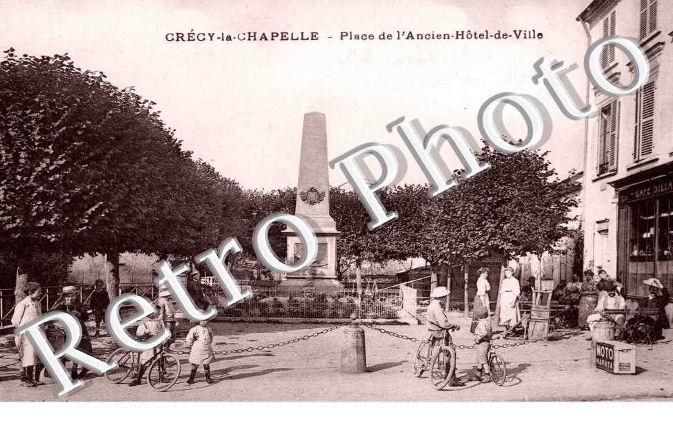la Place de l'Ancien-Hotel-de-Ville