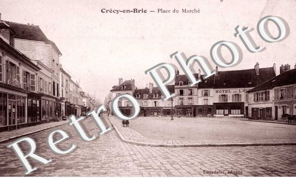 EN BRIE Place du marche
