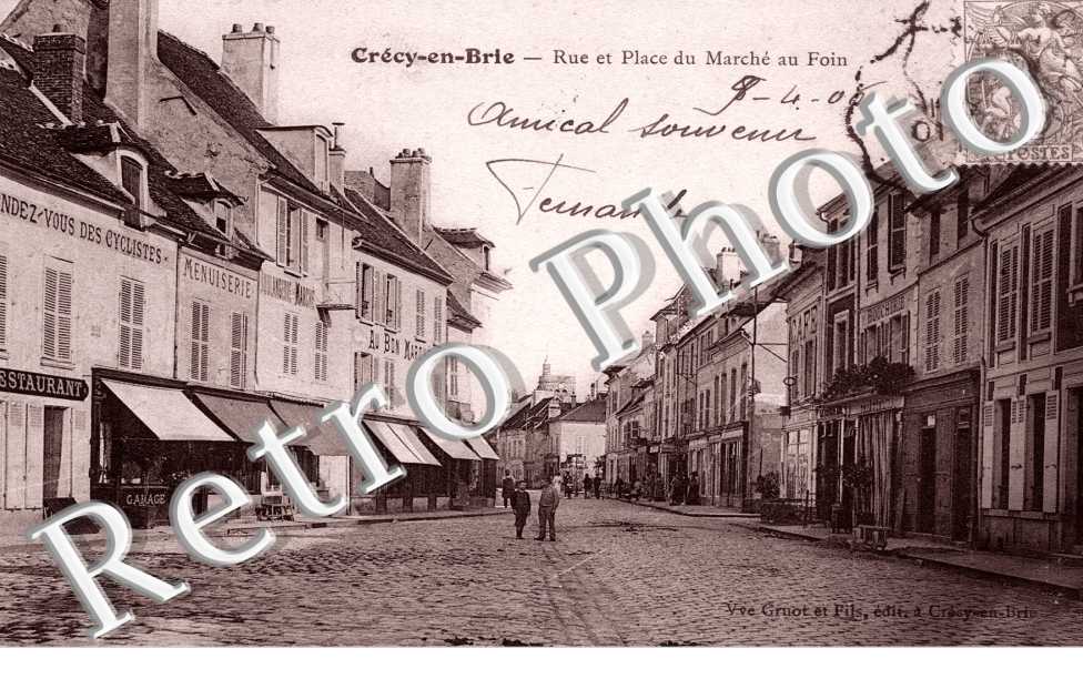 EN BRIE Rue et place du marche au foin