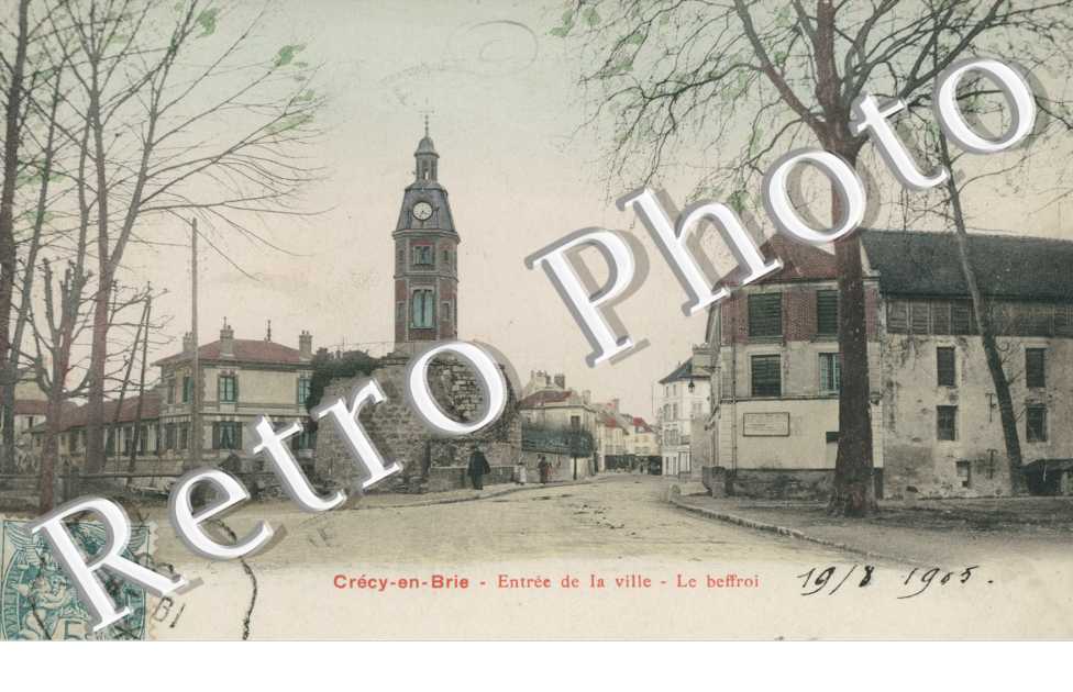 EN BRIE Entree de la ville - Le beffroi (couleur)