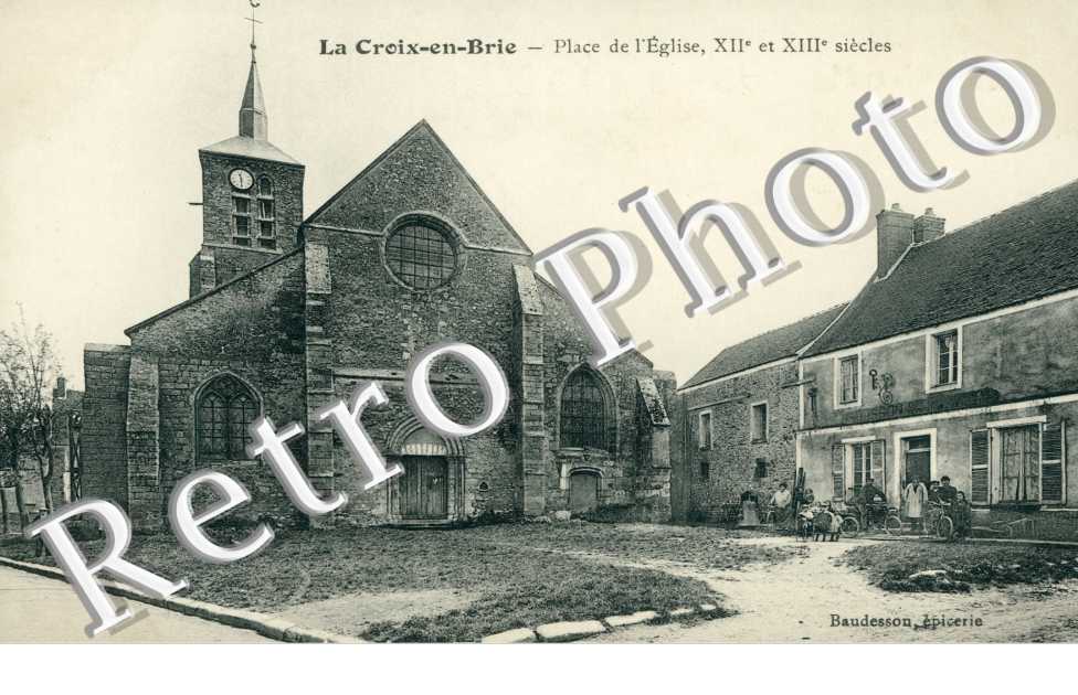 la Place de l'Eglise, XIIeme siecle et XIIIeme siecle