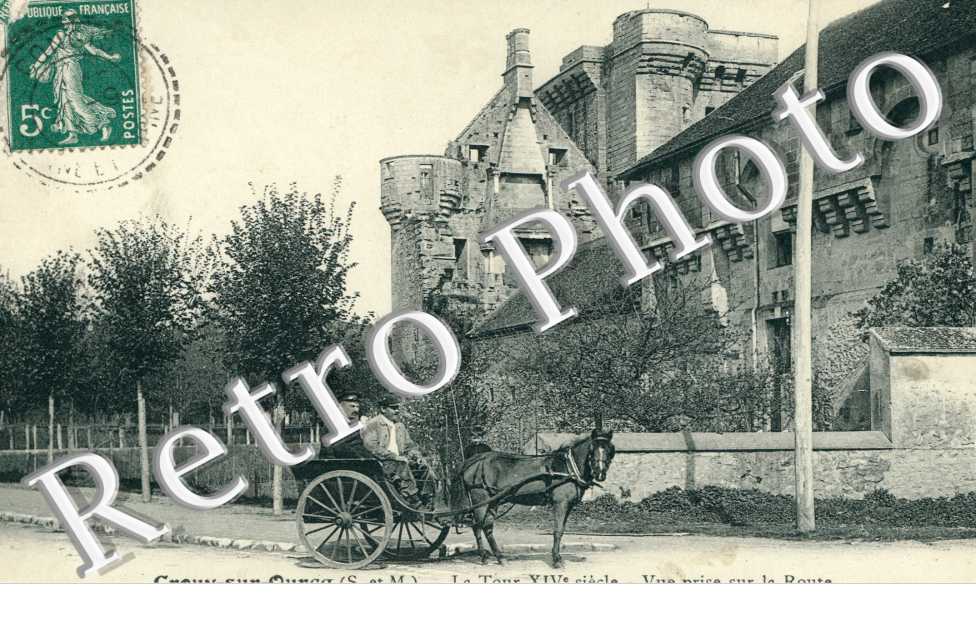 la Tour XIVeme siecle, Vue prise sur la Route
