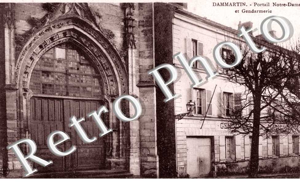 Portail Notre-Dame et Gendarmerie