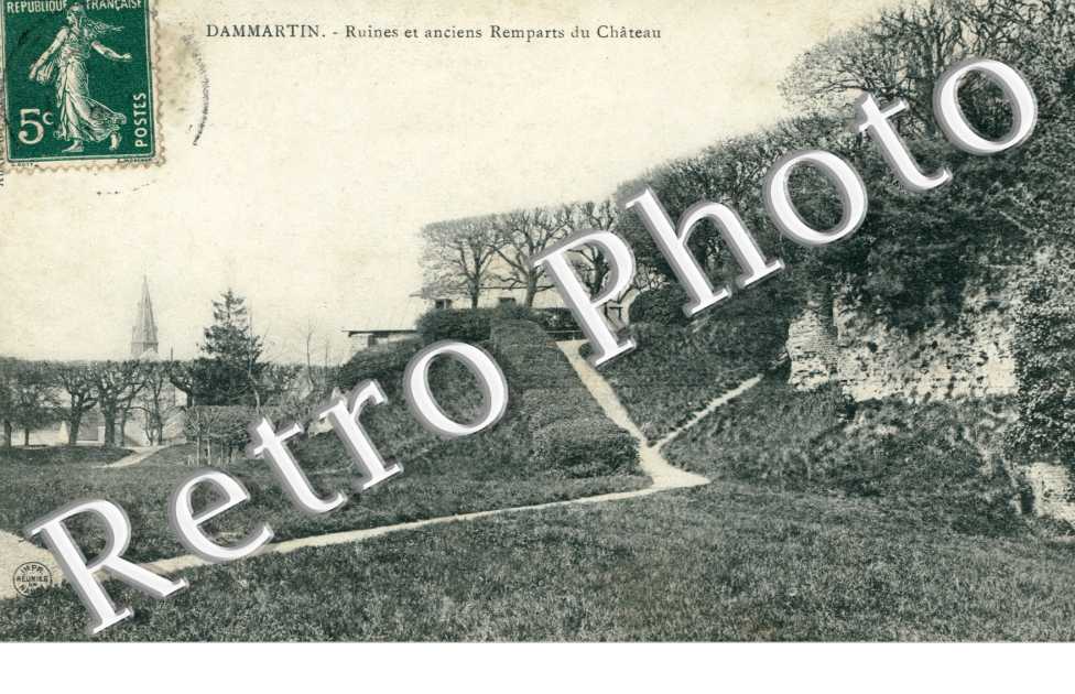 Ruines et anciens Remparts du Chateau