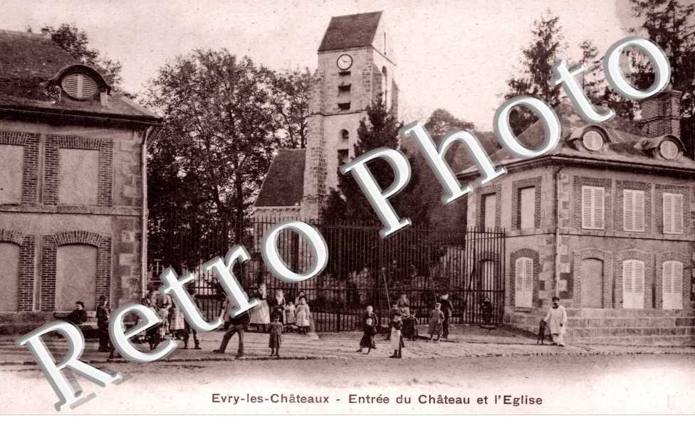 entree du chateau et l'eglise