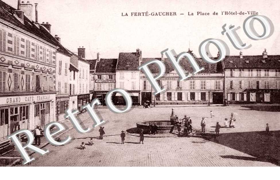 la Place de l'Hotel-de-Ville
