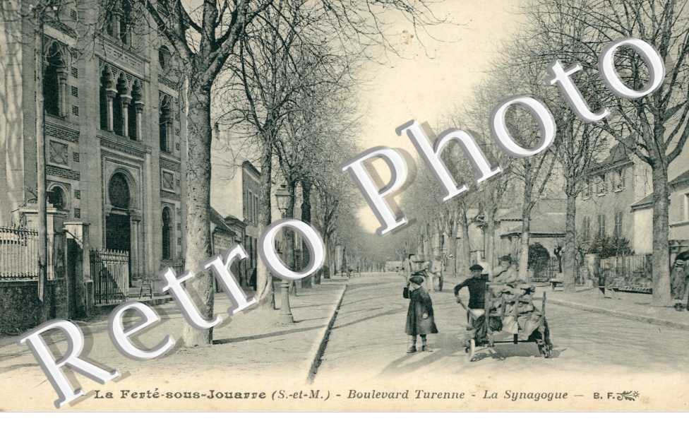 Boulevard Turenne, la Synagogue