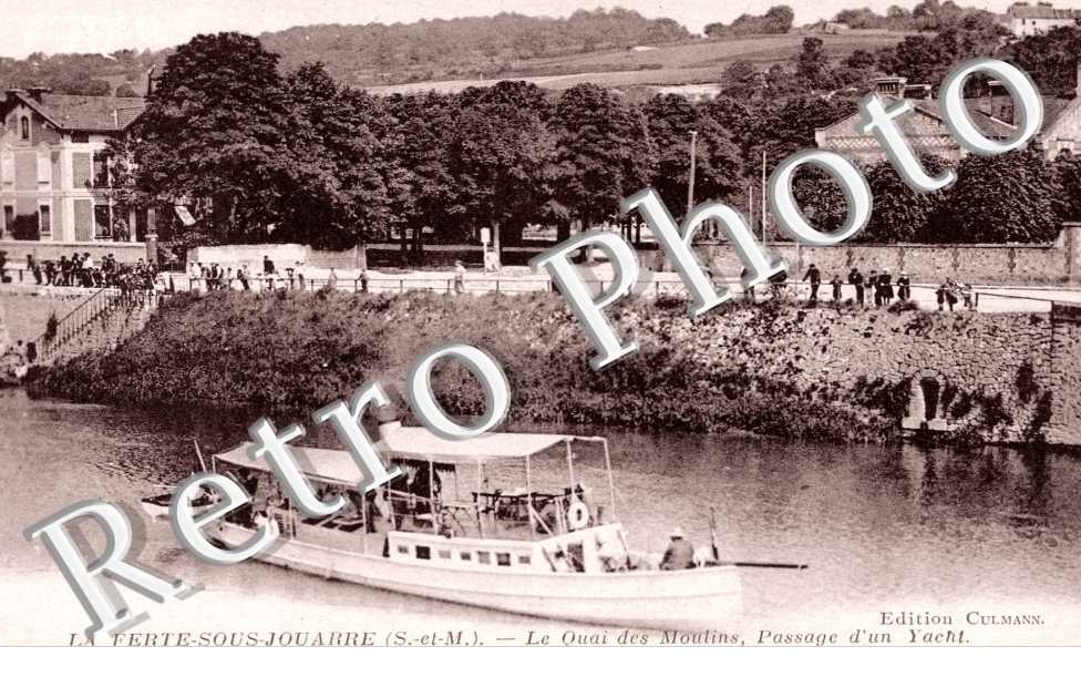 le Quai des Moulins, Passage d'un Yacht