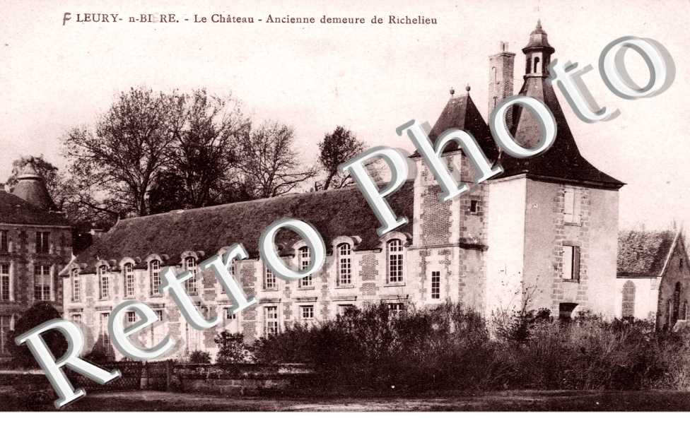 Le chateau - ancienne demeure de Richelieu