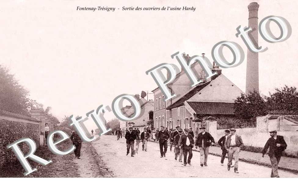 SORTIE DES OUVRIERS DE L'USINE HARDY