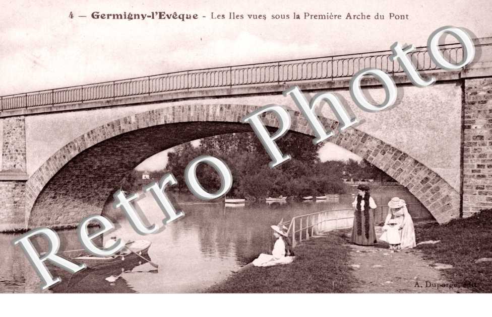 Iles vues sous l'arche du Pont